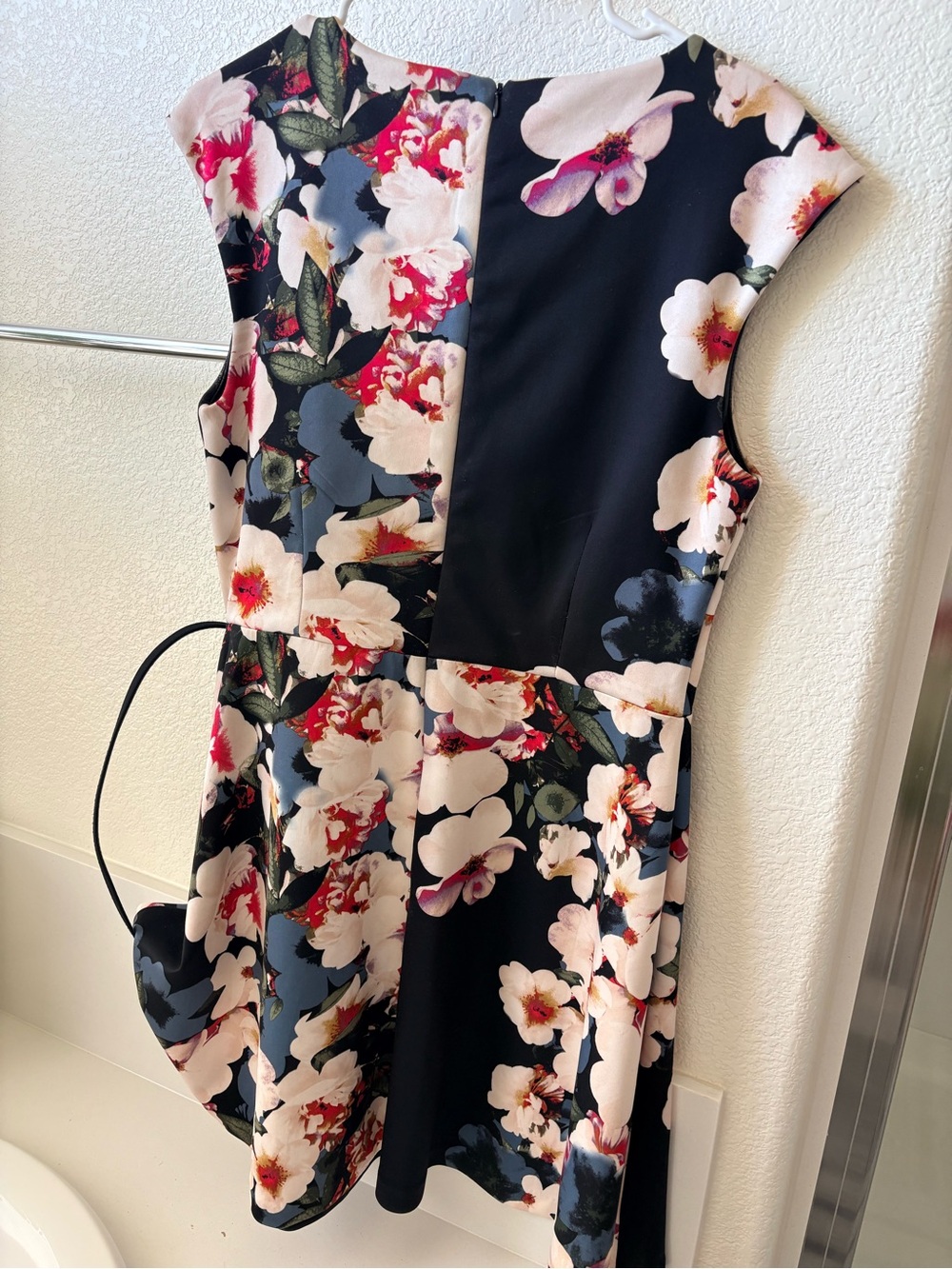 White House Black Market Black Floral Belted Midi Dress - Picture 6 of 6